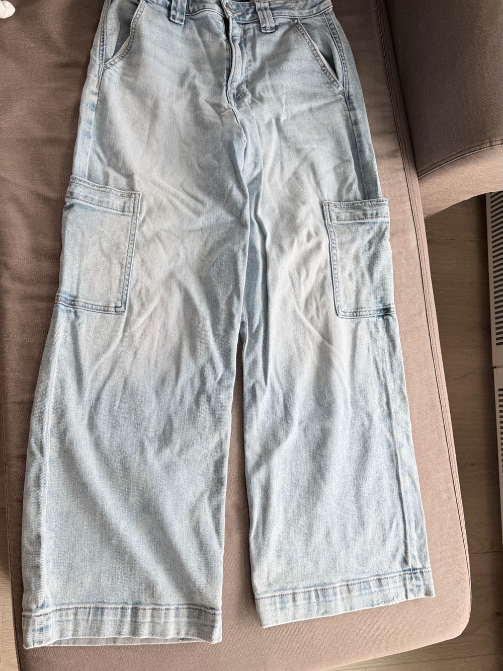 American Eagle Outfitters Light Blue Wide-Leg Cargo Jeans as is - Picture 4 of 9